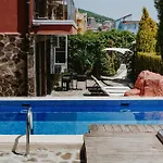 Ξενοδοχείο Red Iguana Sveti Vlas