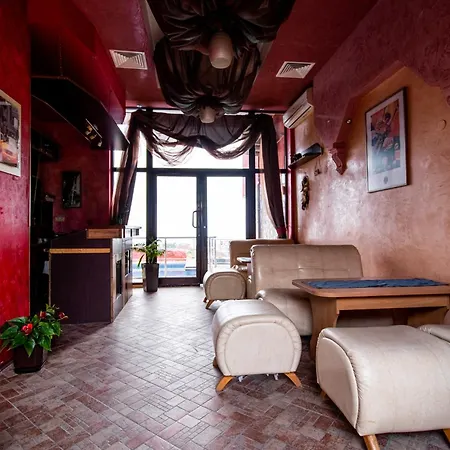 Red Iguana Hotel
