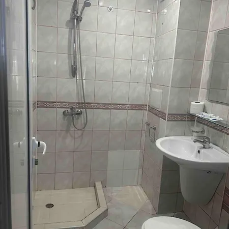 Red Iguana Hotel 3*
