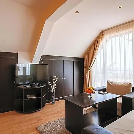 Red Iguana Hotel 3*