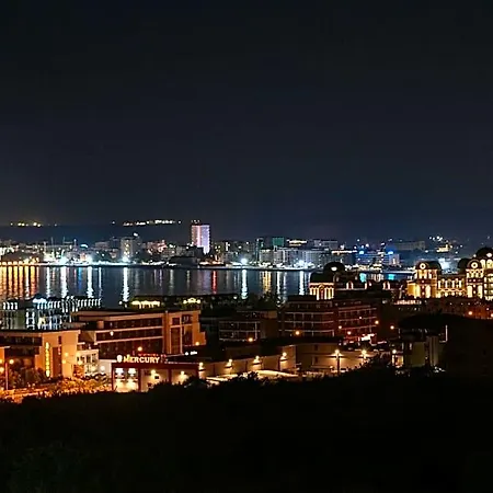 Red Iguana Hotel 3*